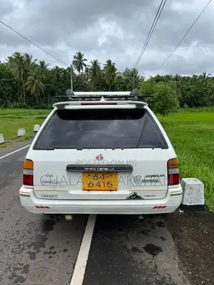 Toyota Corolla DX Wagon CE96 1993