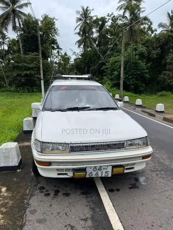 Toyota Corolla DX Wagon CE96 1993
