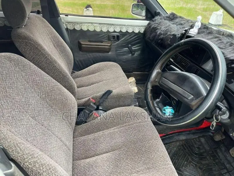 Toyota Corolla DX Wagon CE96 1993