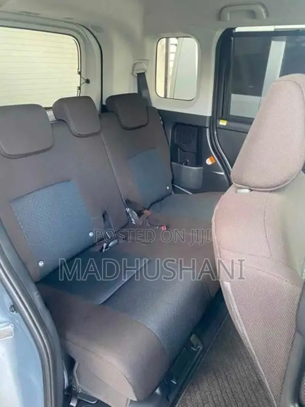 Toyota Roomy 2023