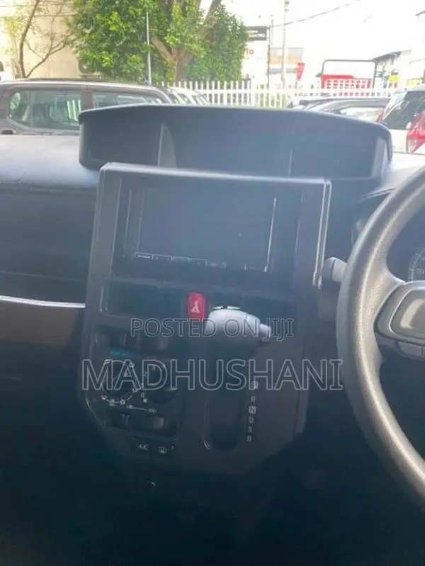 Toyota Roomy 2023