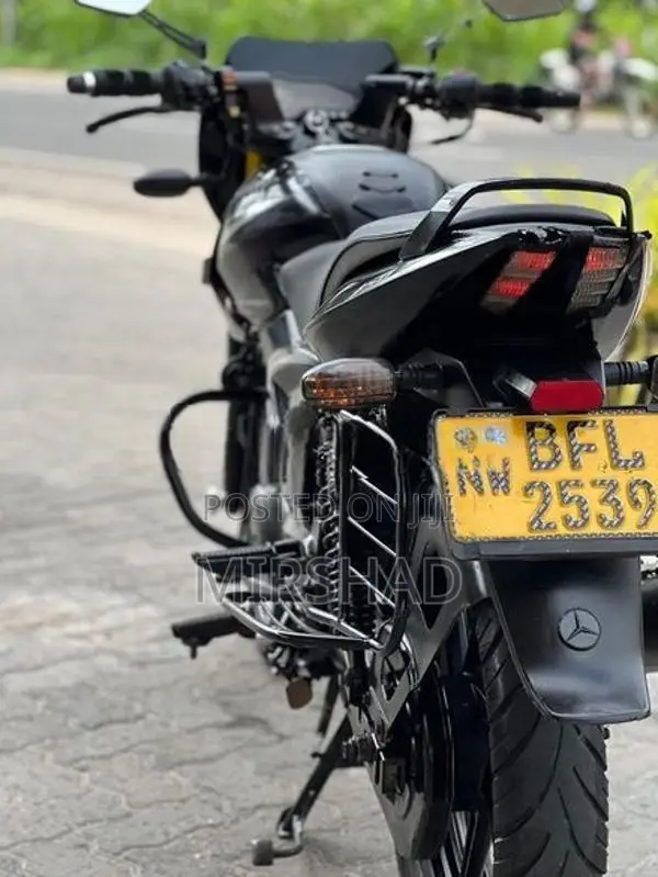 Bajaj Pulsar 150 2017