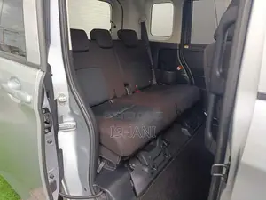 Toyota Roomy 2023