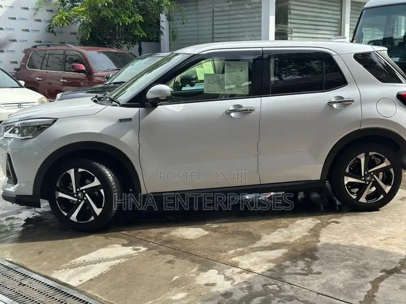 Daihatsu Rocky G premium 2026