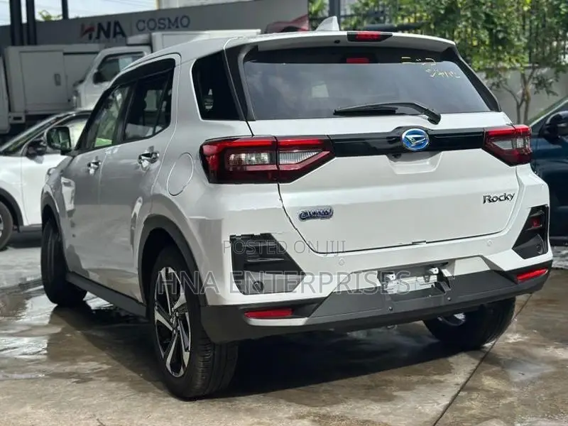 Daihatsu Rocky G premium 2026