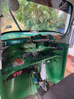 Bajaj RE 2004