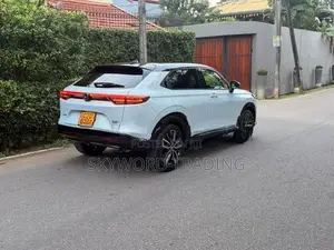 Honda Vezel Zplay MR/ 10 spkr 2026