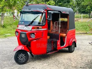 Bajaj RE 2015