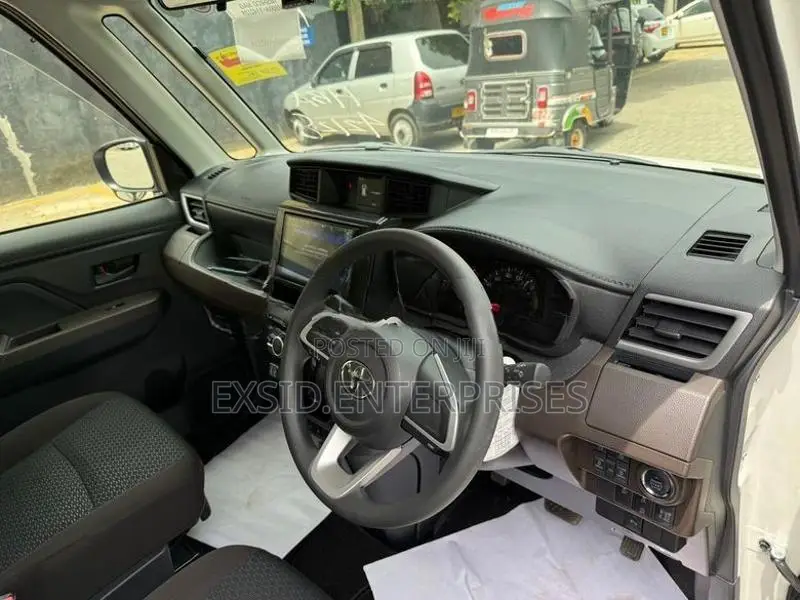 Toyota Roomy G Turbo 2024