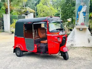 Bajaj RE 2015
