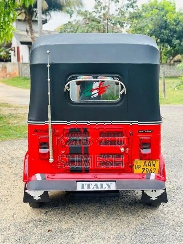 Bajaj RE 2015