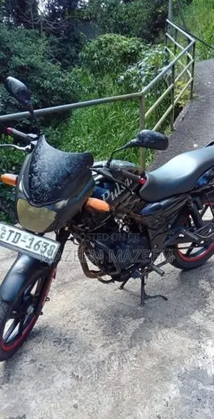 Bajaj Pulsar 180 2006