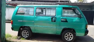 Mitsubishi L300 1983