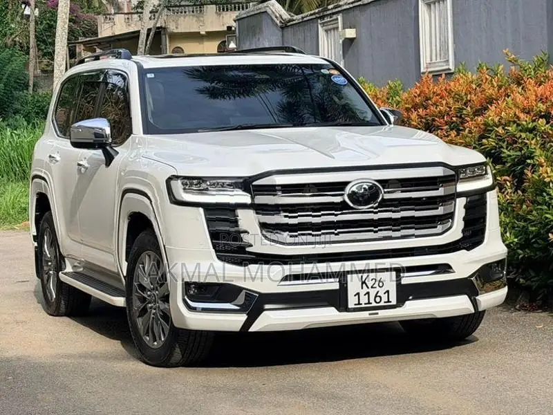 Toyota Land Cruiser Sahara LC 300 ZX 2025