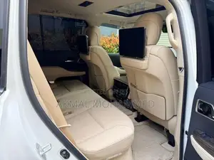 Toyota Land Cruiser Sahara LC 300 ZX 2025