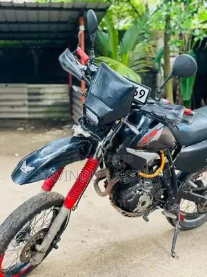 Honda XLR 2000