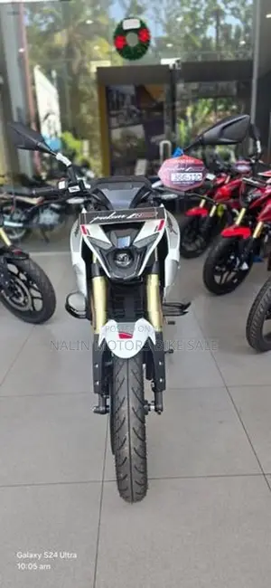 Bajaj Pulsar N160 Premium 2026