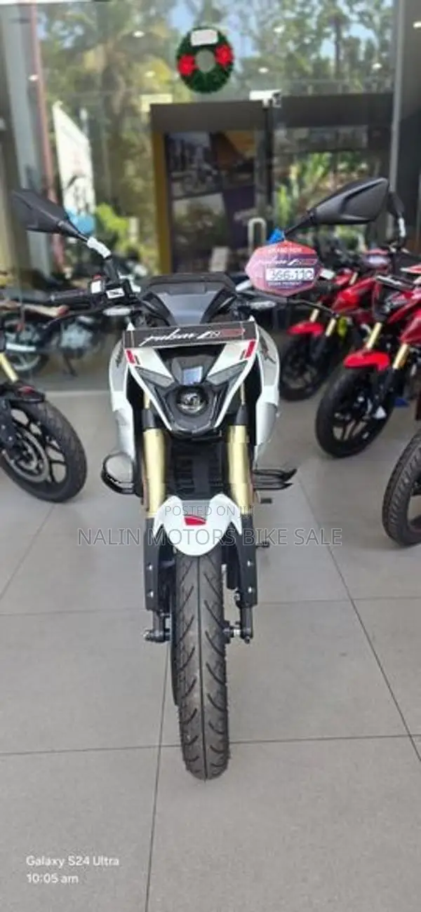 Bajaj Pulsar N160 Premium 2026