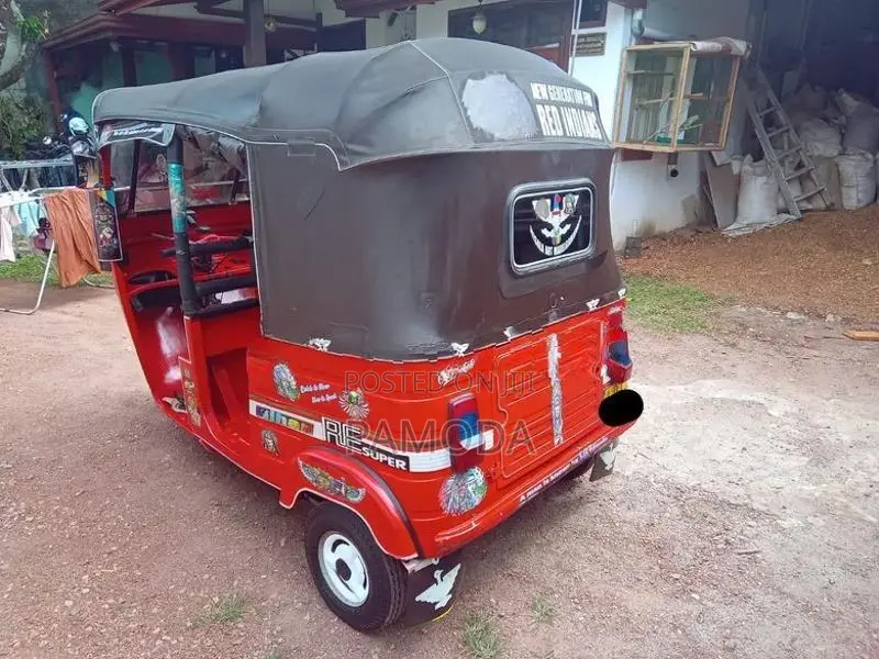Bajaj RE 2004