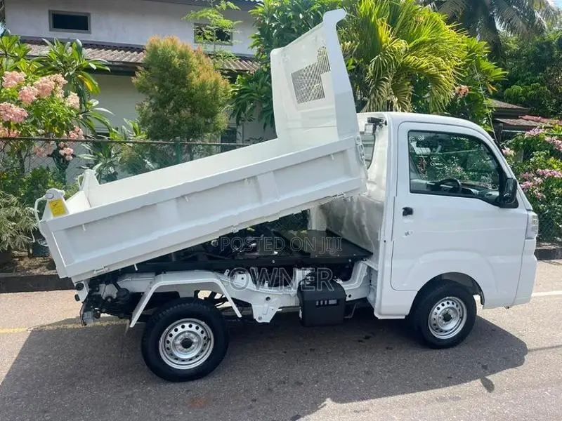 Daihatsu Hijet 2025