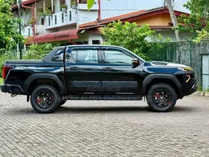 Toyota Hilux Travo Overland Plus 2026