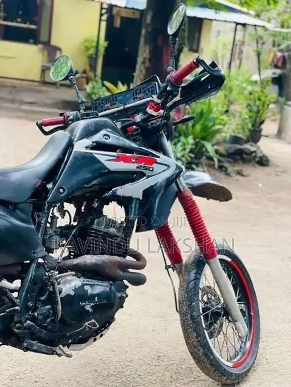 Honda XLR 2000