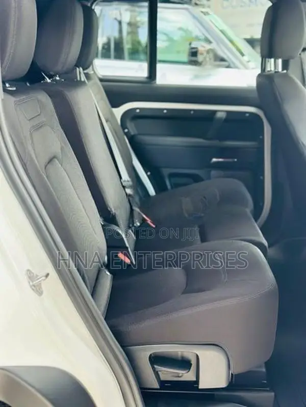 Land Rover Defender 110 2023