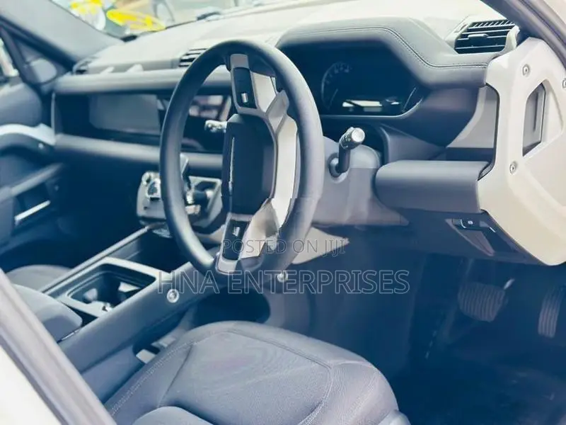 Land Rover Defender 110 2023