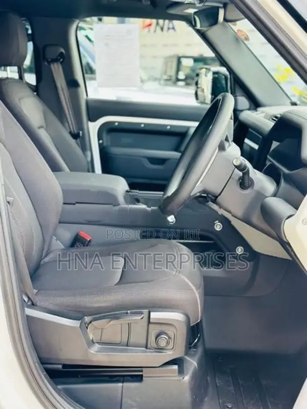 Land Rover Defender 110 2023