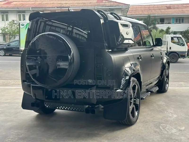 Land Rover Defender 110 HSE Dynamic 2023