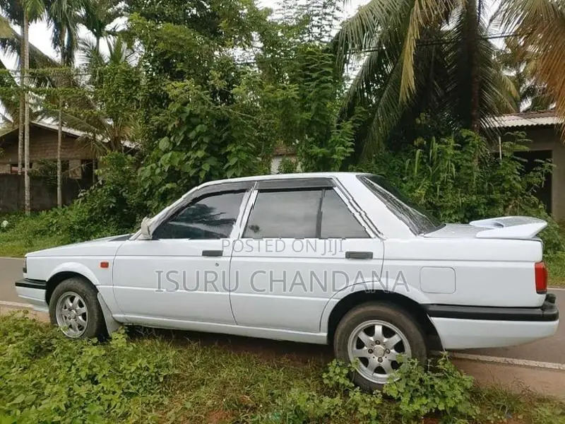 Nissan Sunny 1987