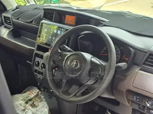 Toyota Roomy X Limited 2023