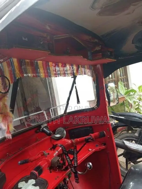 Bajaj RE 2005