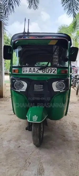 Bajaj RE 2014