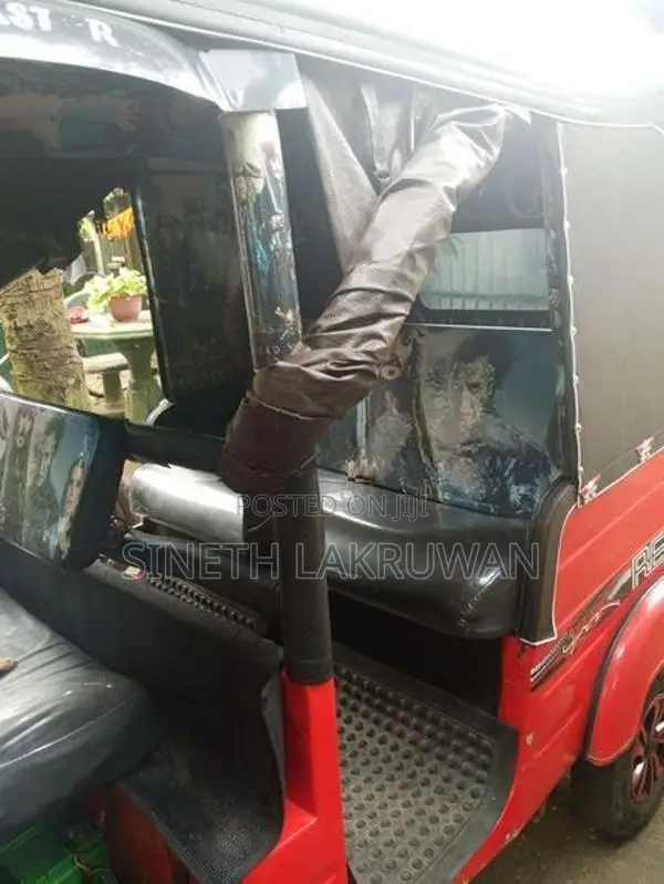 Bajaj RE 2005