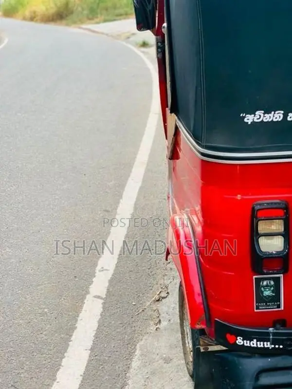 Bajaj RE 2015