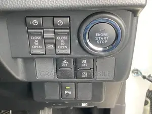 Toyota Roomy Custom G 2026