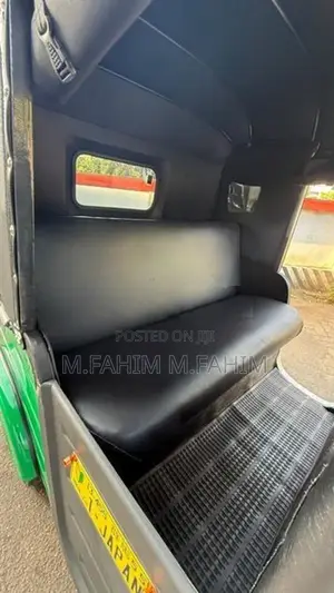 Bajaj RE 2008