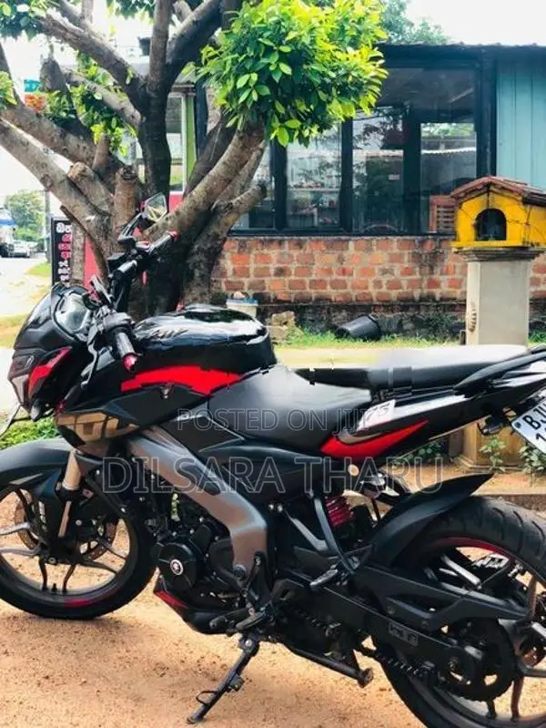 Bajaj Pulsar NS200 2025