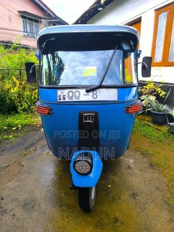 Bajaj RE 2010