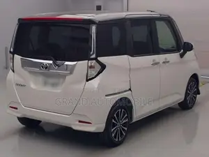 Toyota Roomy Custom GT 2026