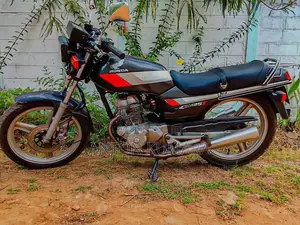 Honda CB 125 1999