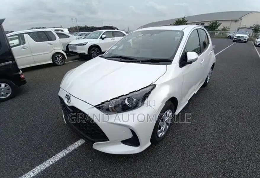 Toyota Yaris X Grade 2024