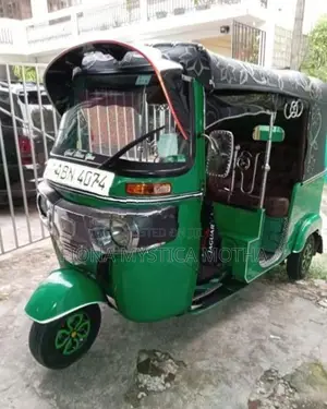 Bajaj RE 2016
