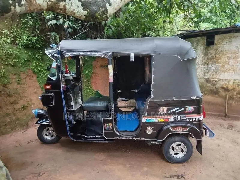 Bajaj RE 2015