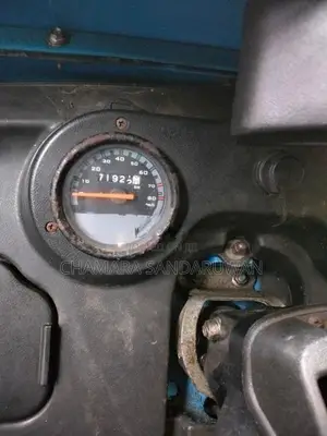 Bajaj RE 205 2013