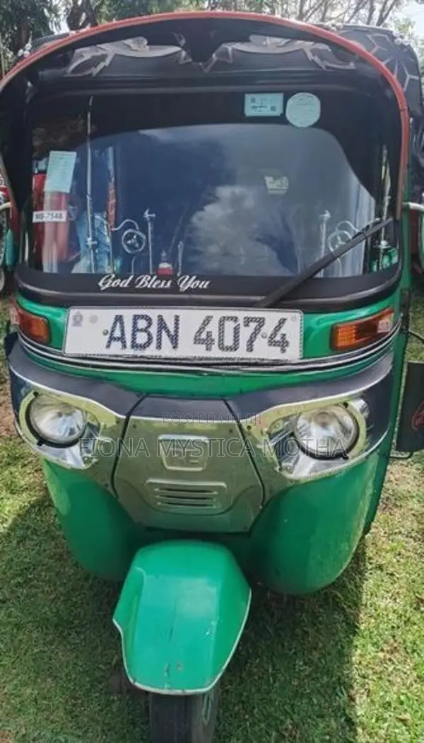 Bajaj RE 2016