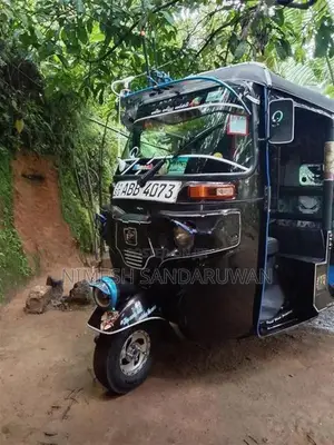 Bajaj RE 2015