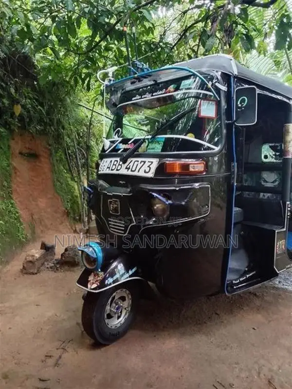 Bajaj RE 2015