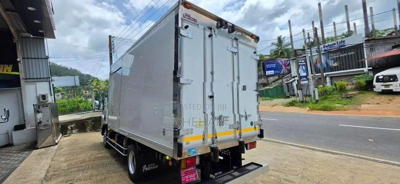 Isuzu Elf Freezer 14.5 2018